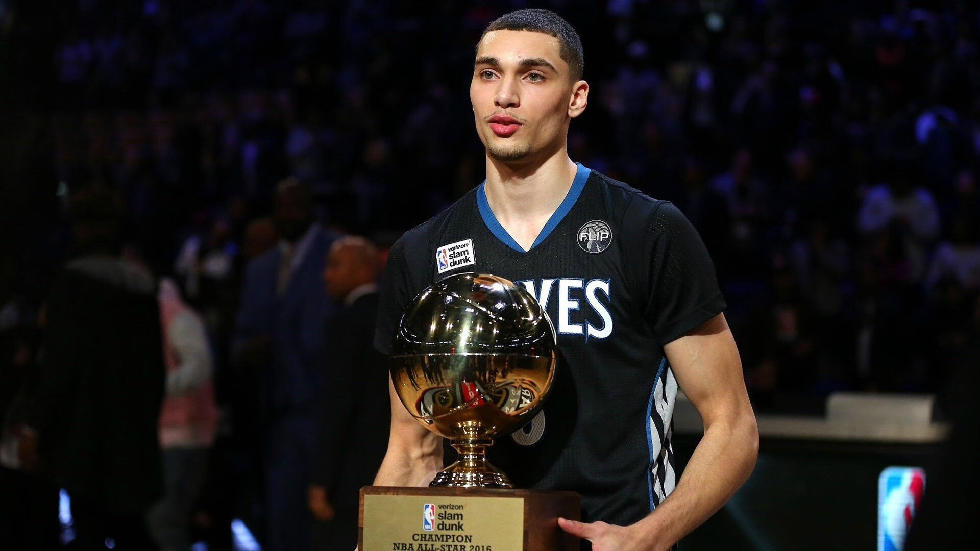 MK体育体验-公牛重回正轨,德罗赞关键时刻再度发威,德罗赞加盟公牛穿几号